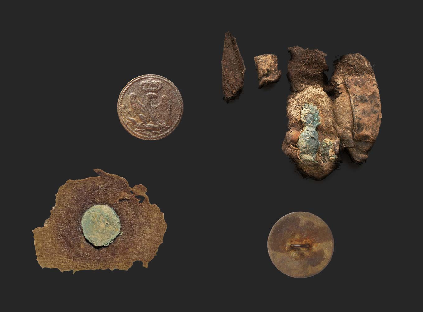 Пуговицы солдатской униформы, обнаруженные во время раскопок возле Валутиной горы